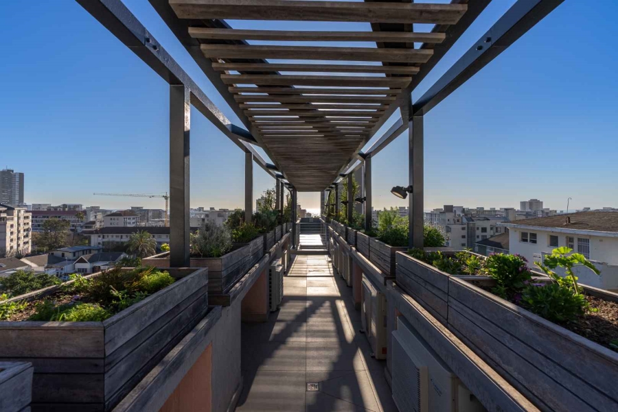 To Let 1 Bedroom Property for Rent in Sea Point Western Cape